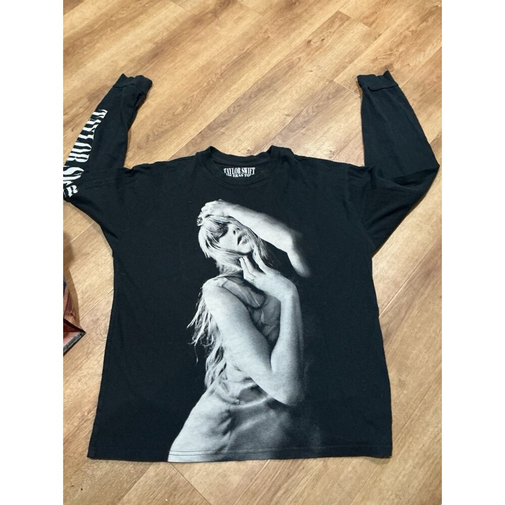 Taylor Swift The Eras Tour Black Long Sleeve Graphic T-Shirt Size Medium